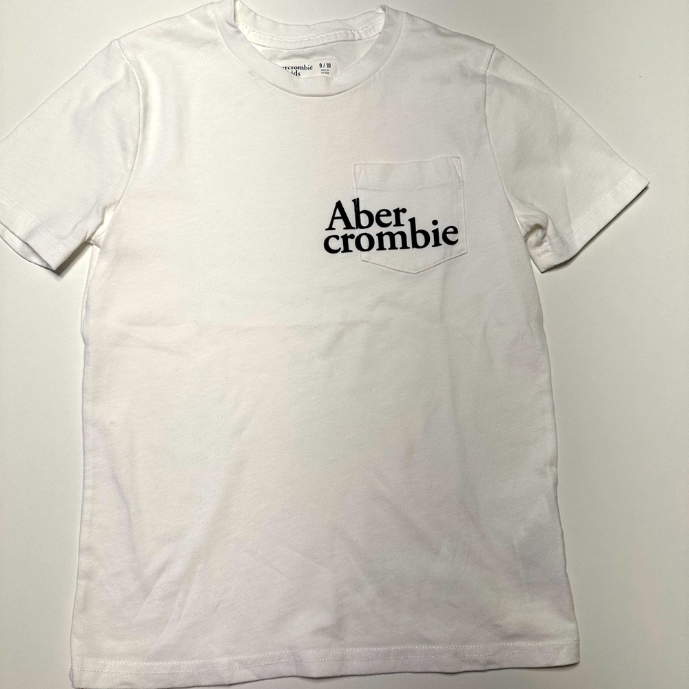 Abercrombie kids white t-shirt 9/10